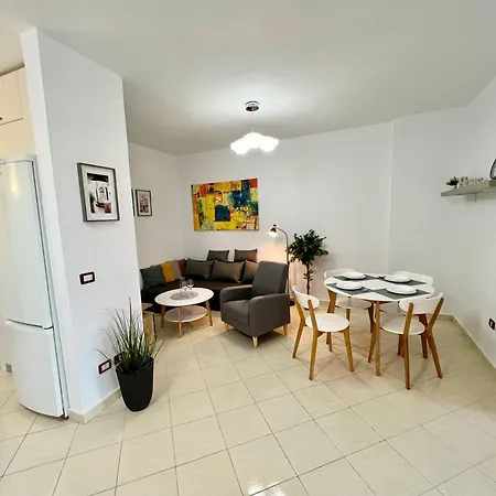 Apartment With Roof Terrace 901