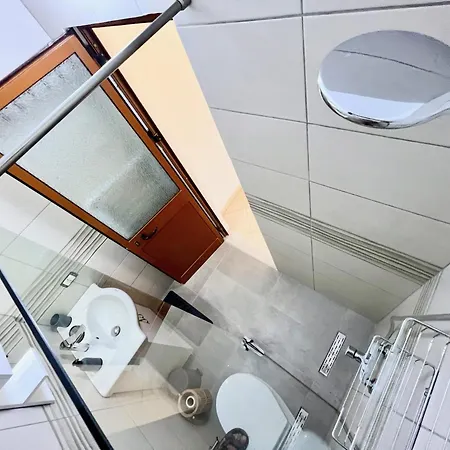 Apartment With Roof Terrace 901 Golem (Tirana)